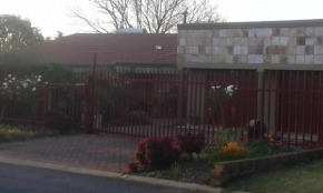 Allen Grove Self Catering, Kempton Park